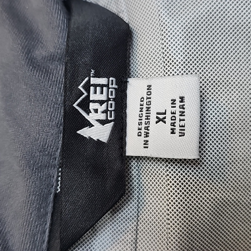 REI Men's Peak 2.5L rain jacket - Picture 5 of 9